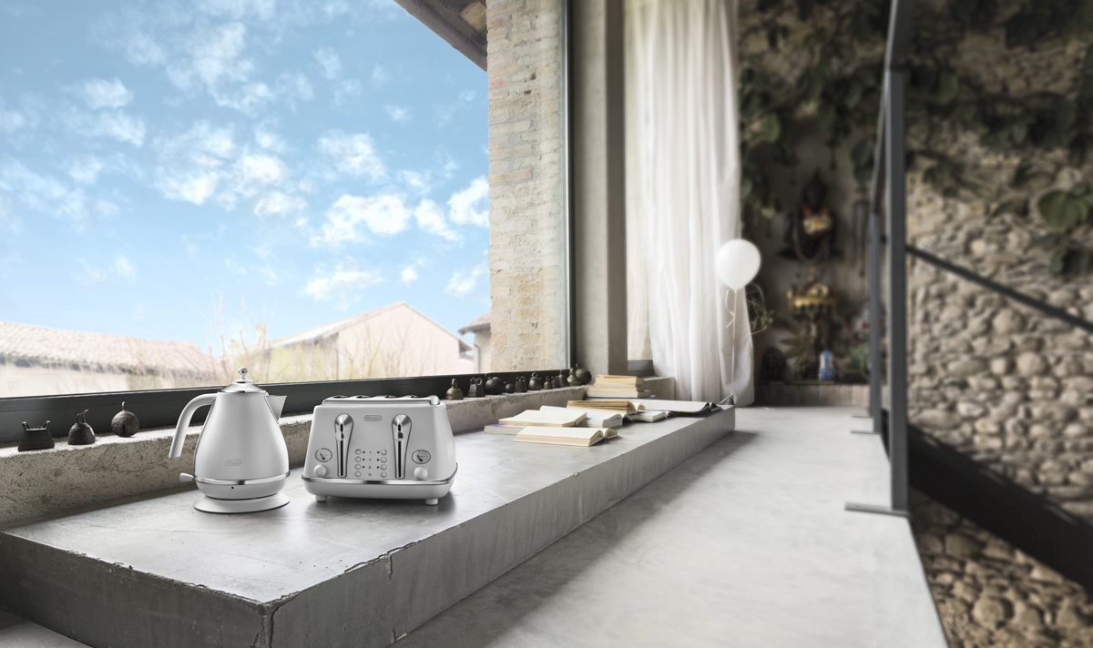 ©Varianti per DeLonghi Icona Elements: ambientazione e scatti per la collezione White ispirata all'elemento Aria.